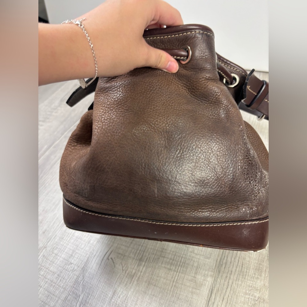 Dooney & Bourke vintage brown leather drawstring bucket bag - Picture 6 of 10